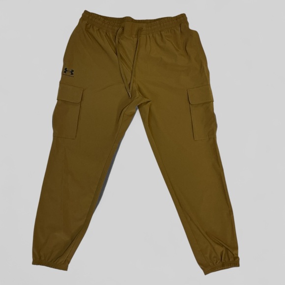 Under Armour Men's Tan Cargo Pants - Picture 1 of 4